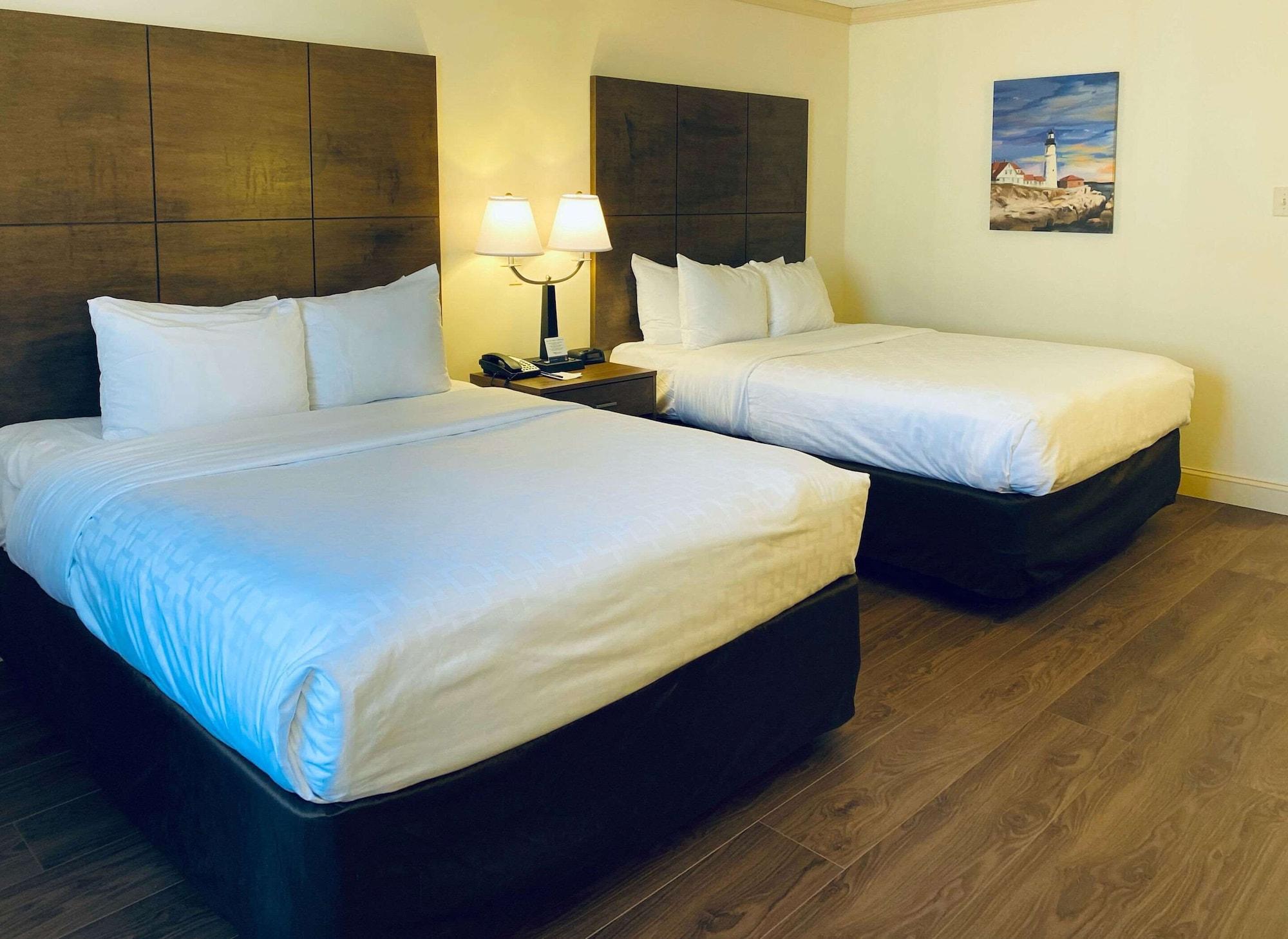 Clarion & Conference Center 3*