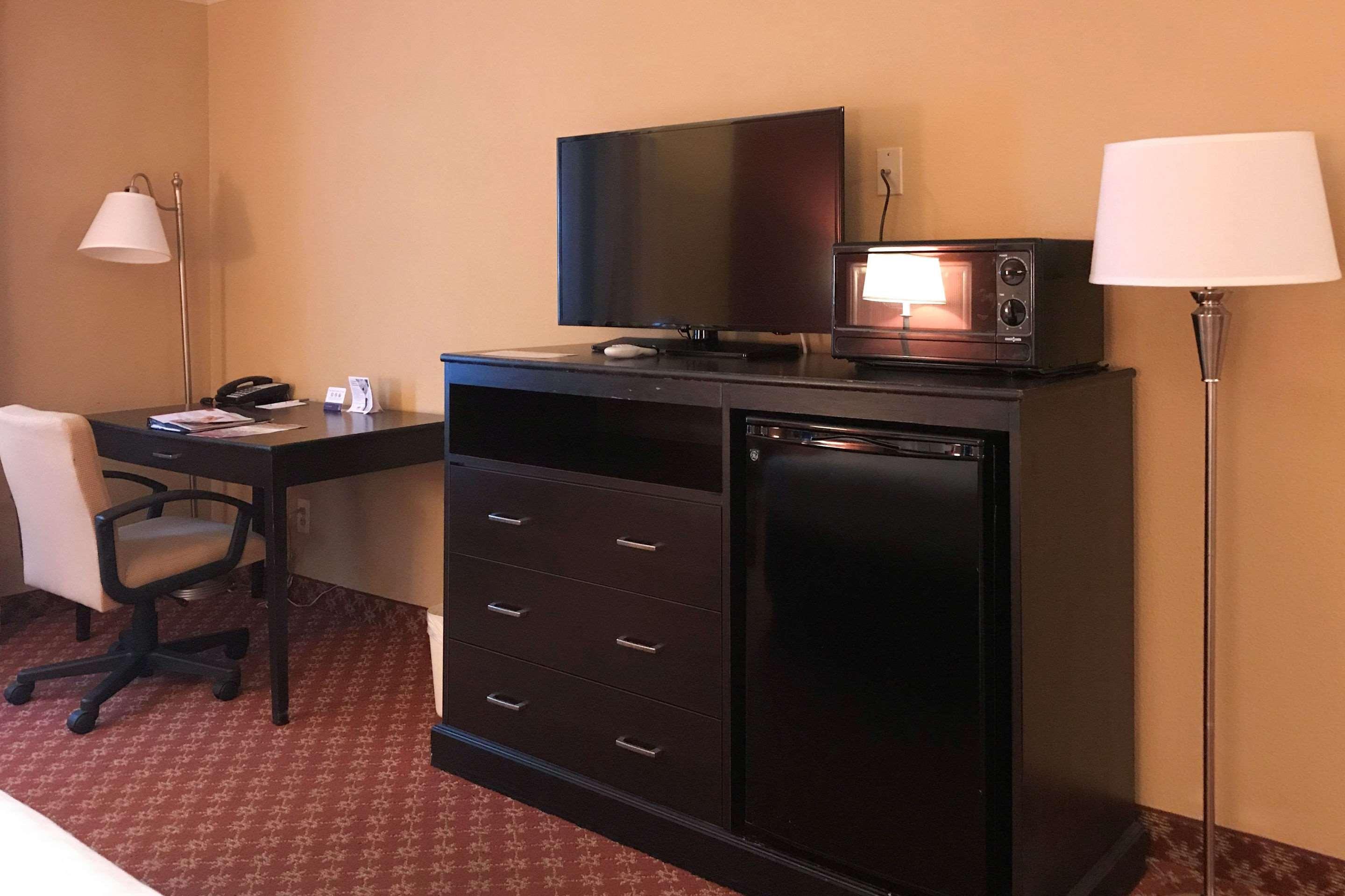 Clarion & Conference Center 3*