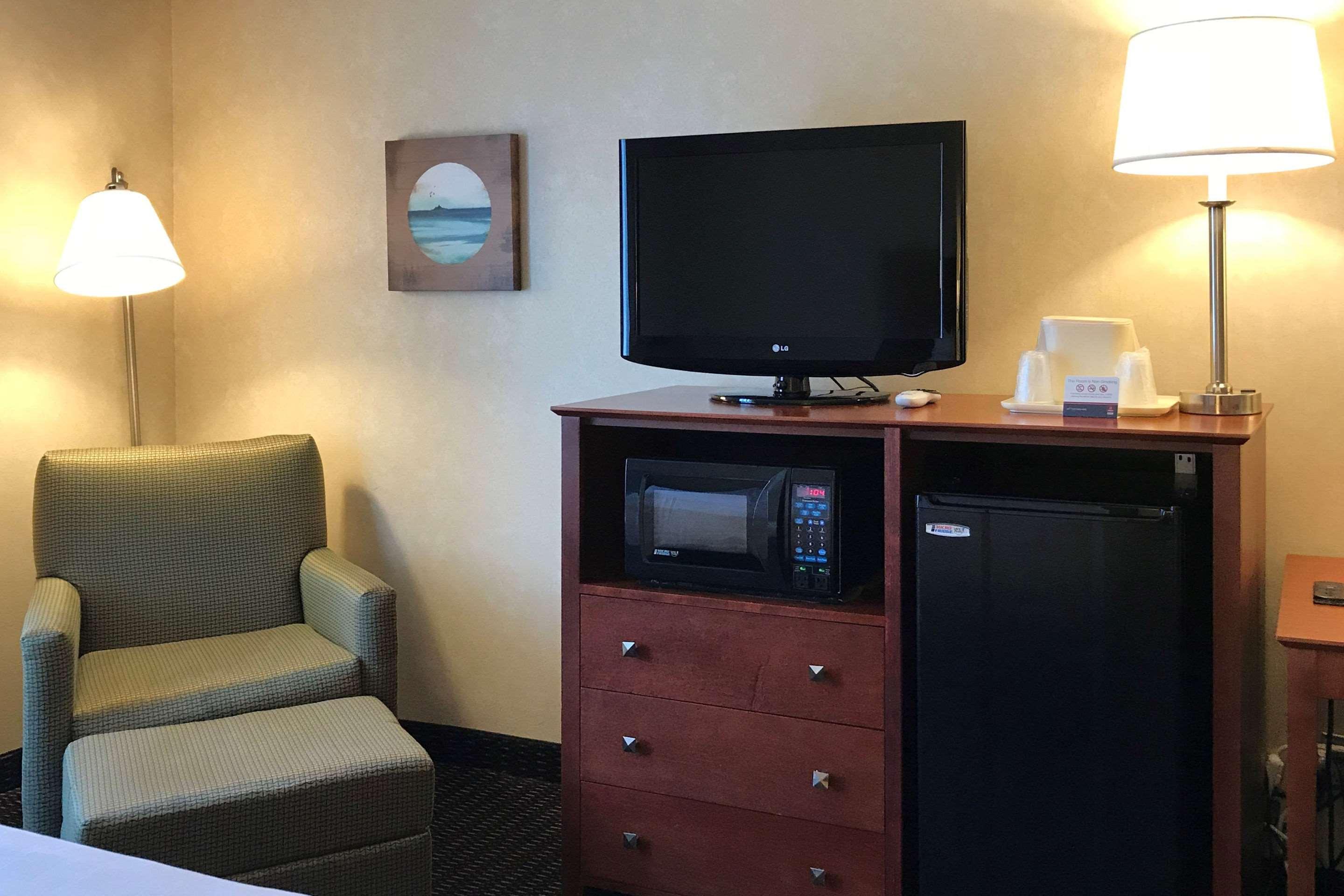 Clarion & Conference Center Hotel 3*