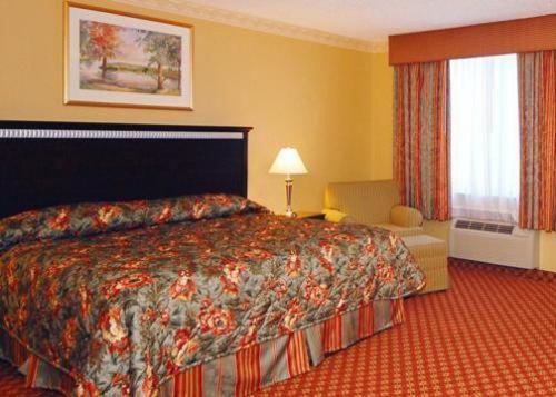 Hotel Clarion & Conference Center