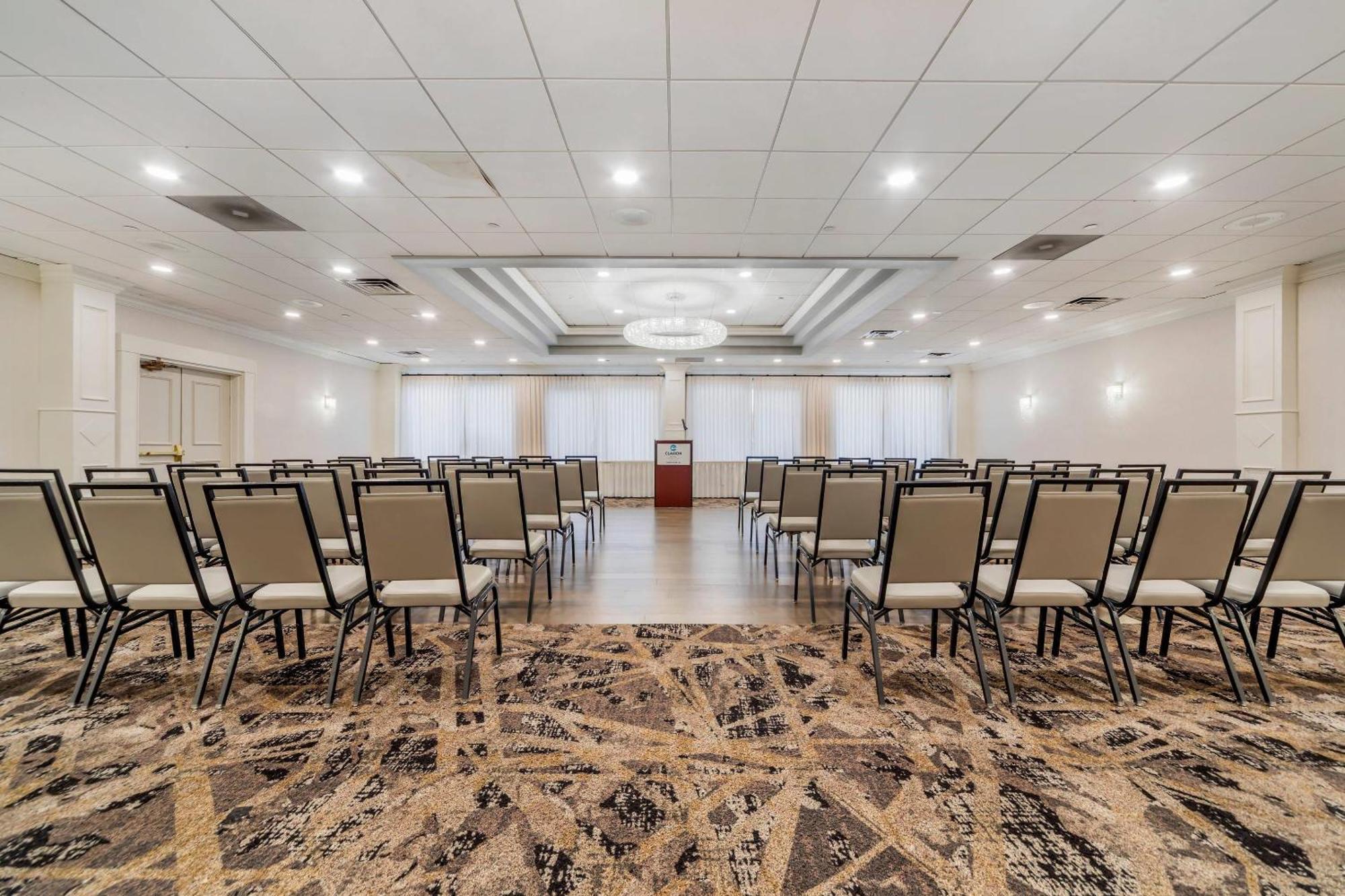 Clarion Y Centro De Conferencias 3* Toms River