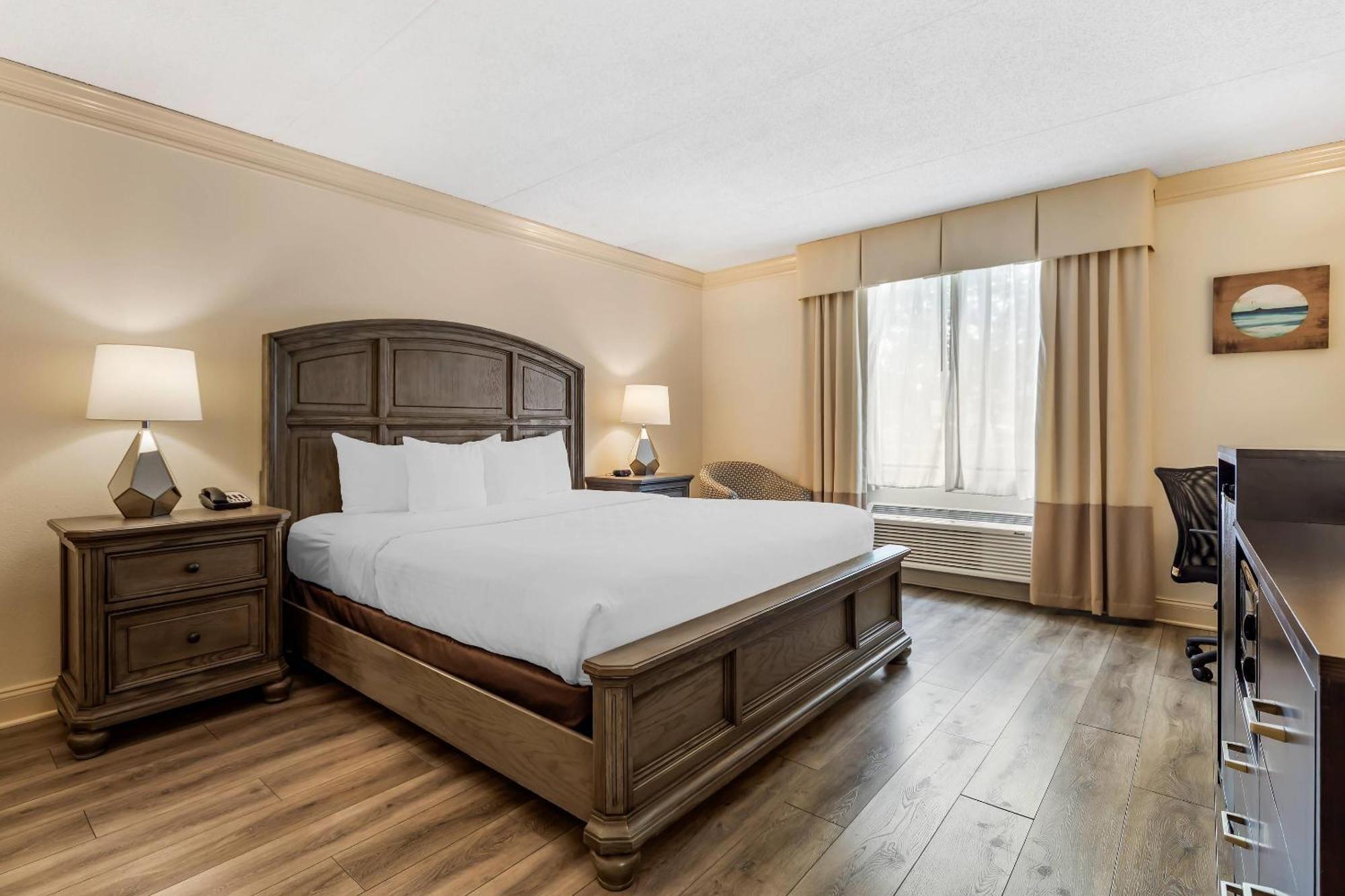 Clarion Y Centro De Conferencias 3* Toms River