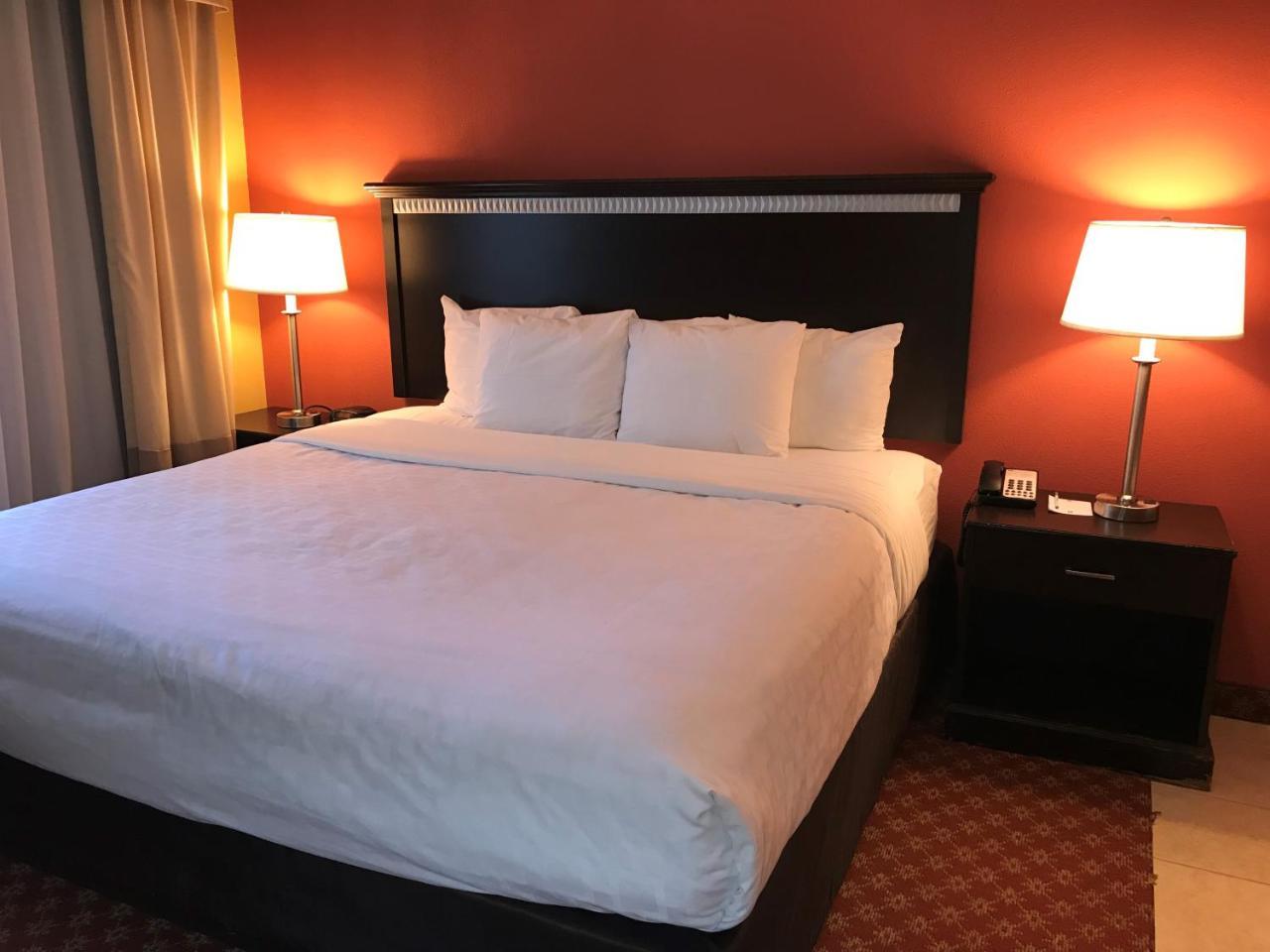 Clarion Y Centro De Conferencias 3* Toms River
